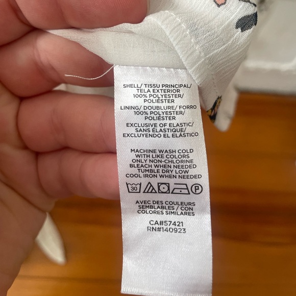 LOFT Sleeveless Floral Patterned Top - Picture 7 of 7